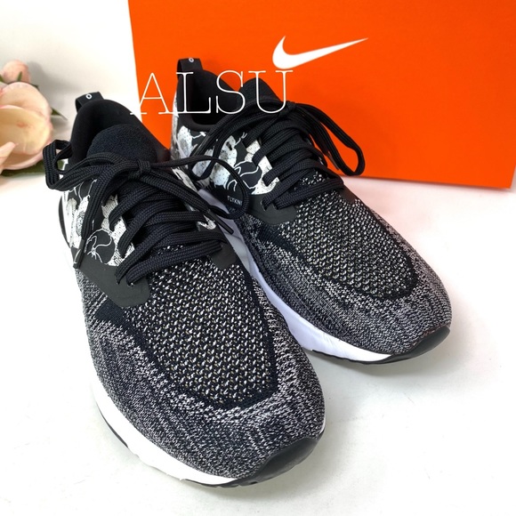Nike Odyssey React 2 Flyknit FLR Black White W - Picture 6 of 8